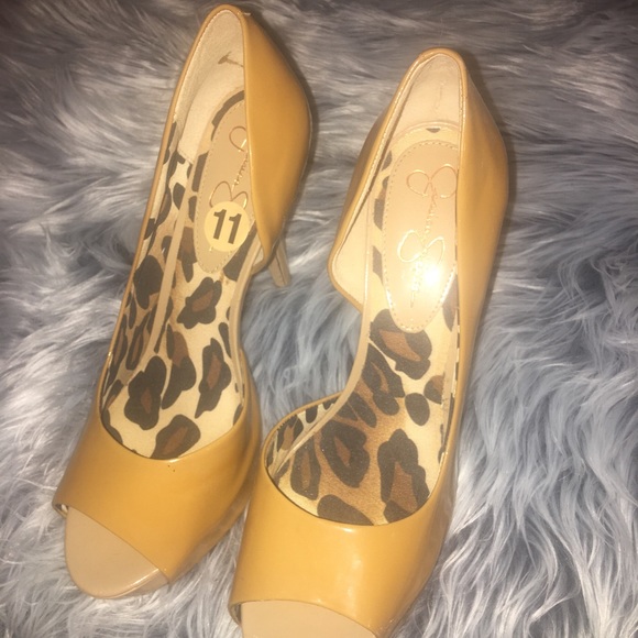 Jessica Simpson Pumps - Picture 2 of 5